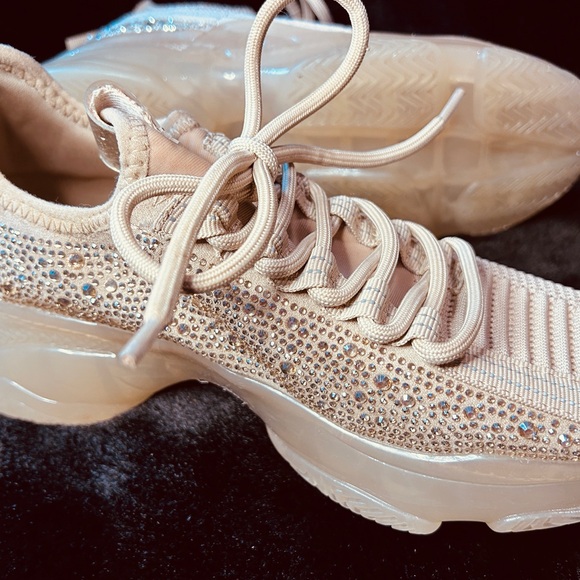 Steve Madden Maxima Rhinestone Embellished Sneakers Size 5M - Picture 4 of 9